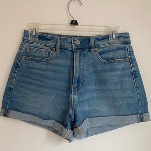american eagle mom short size 4!